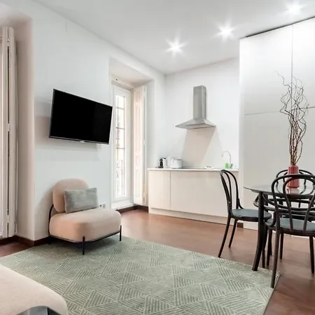 2 Bedrooms 2 Bathrooms Furnished - Malasana - Bright Stylish - Mintystay Madrid Exterior photo