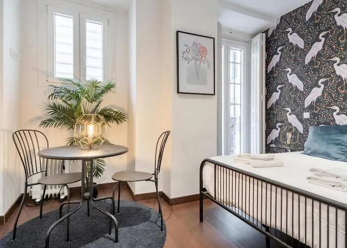 2 Bedrooms 2 Bathrooms Furnished - Malasana - Bright Stylish - Mintystay